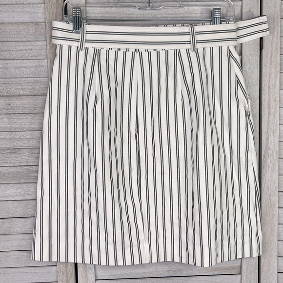 ANN TAYLOR Cotton Blend A Line Skirt White w Black Stripes-4 - Picture 2 of 2